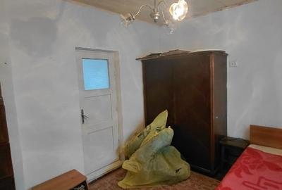 Casă individuală cu 4 camere cu Canalizare în Central - 7