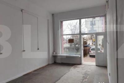 Spațiu comercial, de 70 mp, în Micro 3 - 4