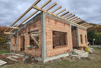 Casa noua ..cu 9 ari teren - 9