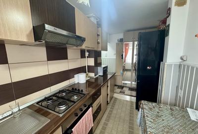 Apartament 3 camere la cheie etaj 2 - 4