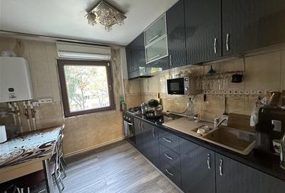 Decomandat la et 2/4 mobilat complet linga piata Doina - 1