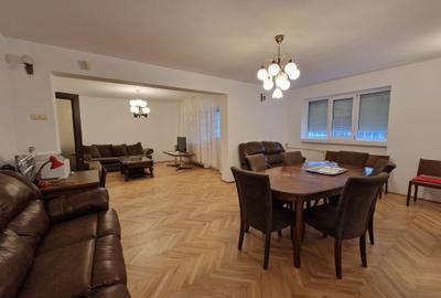 Casă cu 6 camere cu Canalizare în Central - 5