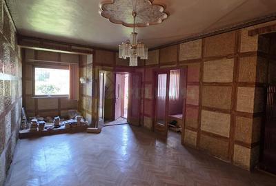 Casă cu 3 camere în Nuci - 4