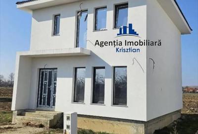 Casă cu 3 camere cu Teren 260 Mp în Central