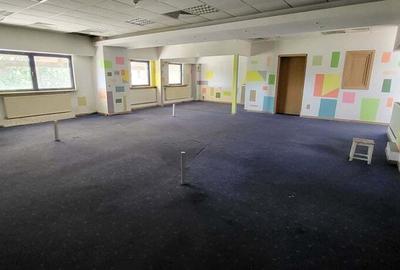 Spațiu comercial, de 2,000 mp, în Central - 3