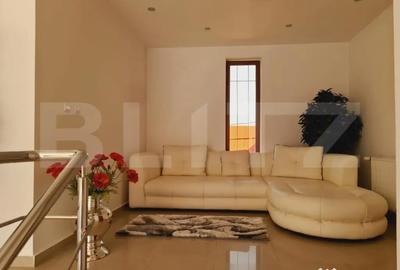 Casă cu 7 camere cu Teren 700 Mp în Central - 1