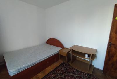 Inchiriere 1 camera  Apartament 3 camere decomandat -sunt deja 2 baieti- 600 lei - 2