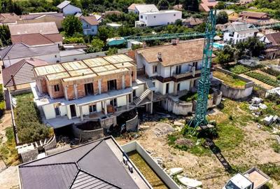 Apartament cu 3 camere decomandat în Subcetate - 1