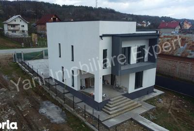Casă cu 4 camere cu Teren 1000 Mp în Băiculești - 1