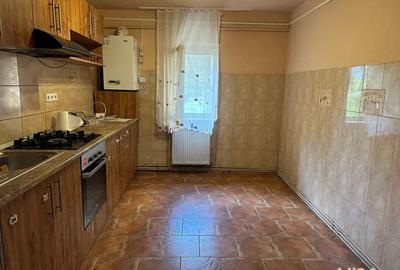 Apartament cu 3 camere Decomandat -Parter - 3