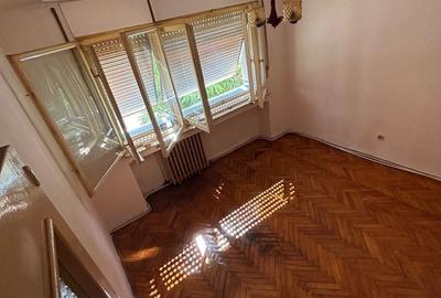 Apartament cu 3 camere semidecomandat în Micro 16 - 2