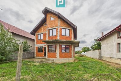 Casă la roșu P+E+M în Șagu - 1