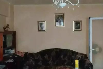 Apartament cu 4 camere decomandat în Central - 2