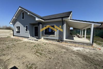 Casă individuală cu 4 camere cu Canalizare în Utvin - 1