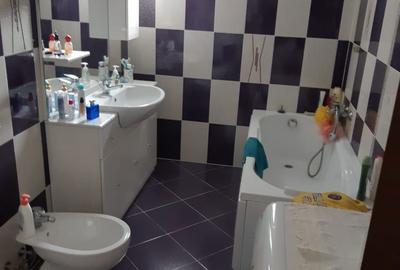 Casă cu 4 camere în Central - 1