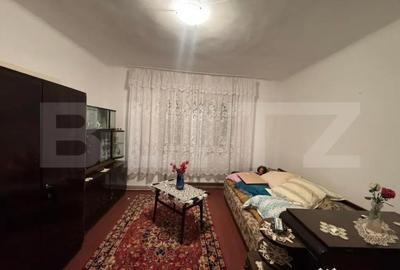 Casă cu 5 camere cu Teren 657 Mp în 700 - 1