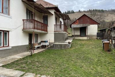 Casă individuală cu 4 camere cu Garaj în Suceagu - 1