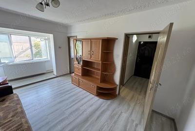 Ofer spre inchiriere garsoniera confort 1 - 1