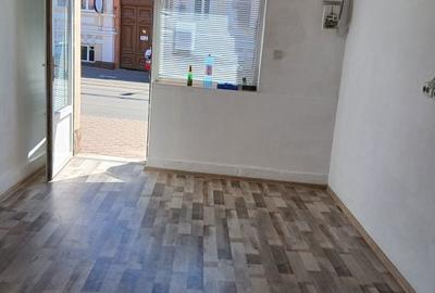 Spațiu comercial, de 40 mp, în Central - 2