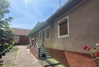 Casă cu 4 camere în Central - 2