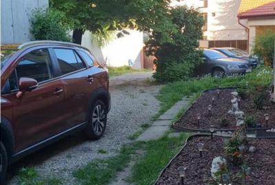 Apartament cu 4 camere semidecomandat, mobilat în 15 Noiembrie - 9