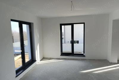 Casă cu Teren 663 Mp în Argeșelu - 2