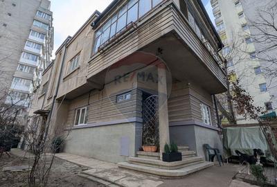 Casă cu 11 camere cu Teren 330 Mp în Iancului - 44