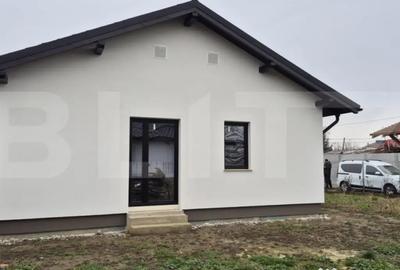 Casă cu 4 camere cu Teren 400 Mp în Vetiș - 2