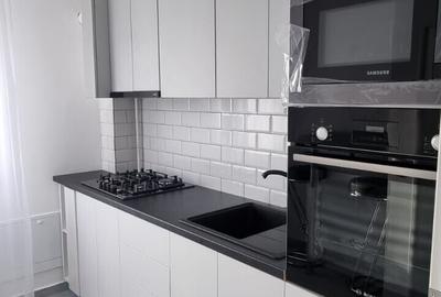 Apartament cu 2 camere decomandat în Apărătorii Patriei - 1