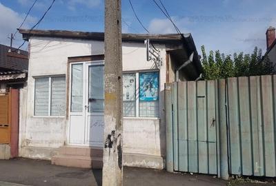Casă cu 3 camere cu Teren 194 Mp în Central
