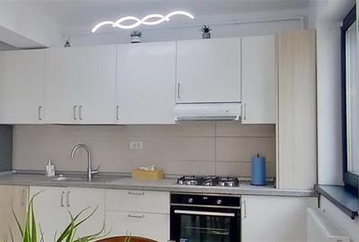 Studio elegand cu priveliste frumoasa , etaj 8 , loc parcare, zona Coresi Mall - 16