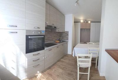 Apartament cu 3 camere decomandat în Sud