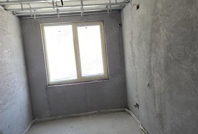 Apartament cu 3 camere semidecomandat în Petros - 1