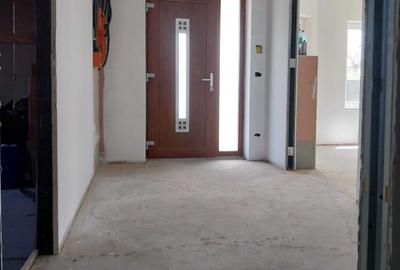 Casă cu 3 camere în Micești - 3