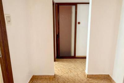 Apartament cu 4 camere în Micro 39