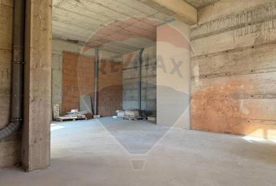 Spațiu comercial, de 63.200000762939 mp, în Prelungirea Ghencea - 3