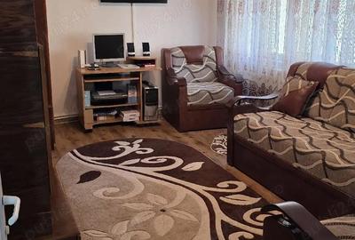 Apartament cu 3 camere decomandat în Horia - 9