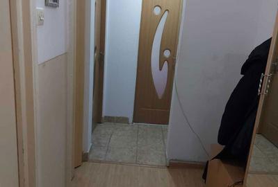 Apartament cu 3 camere semidecomandat în Rovinari - 8