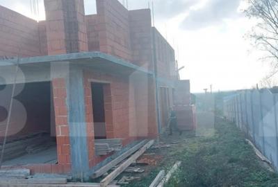 Casă cu 4 camere cu Teren 1000 Mp în Central