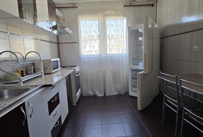 Apartament cu 2 camere semidecomandat în Micro 11 - 15