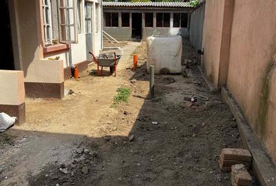 Casă cu 5 camere cu Teren 332 Mp în Central - 2