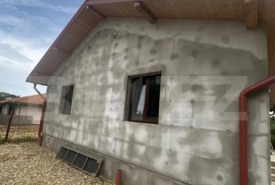 Casă cu 4 camere cu Teren 450 Mp în Lazuri - 1