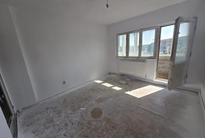 Langa Sud Plaza. Decomandat. Centrala proprie. 2 Balcoane, Debara. - 6