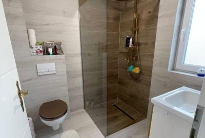 Casă cu 4 camere cu Canalizare în Moșnița Nouă