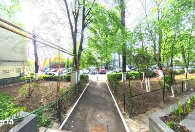 Apartament cu 3 camere decomandat, mobilat în Pajura - 9