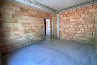 Casă cu 3 camere cu Teren 500 Mp în Central - 10
