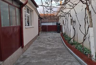 Casă cu 3 camere cu Teren 500 Mp în Central - 8