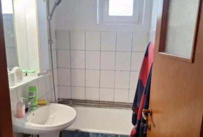 Apartament cu 2 camere decomandat în Tractorul
