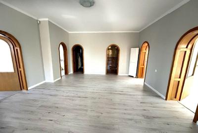 Casă individuală cu 7 camere cu Teren 660 Mp în Sânmartin - 15