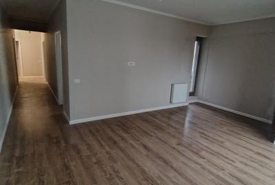 Apartament cu 3 camere decomandat în Chitila - 2